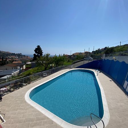 Residence Hotel Edy Imperia Exterior foto