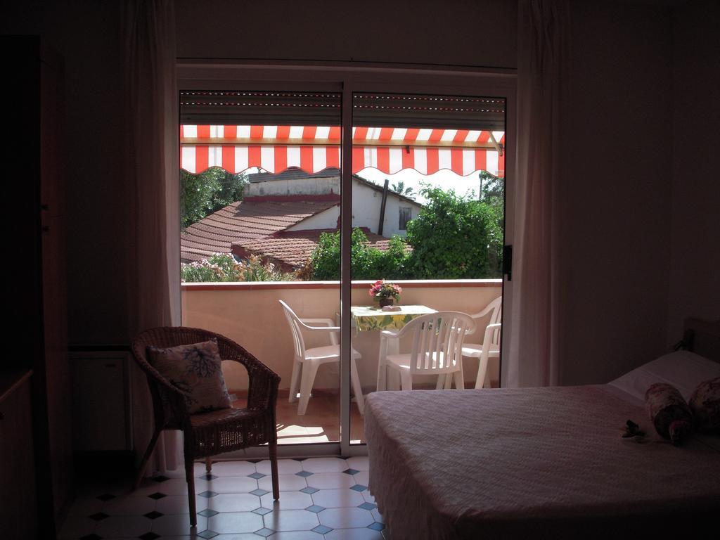 Residence Hotel Edy Imperia Exterior foto