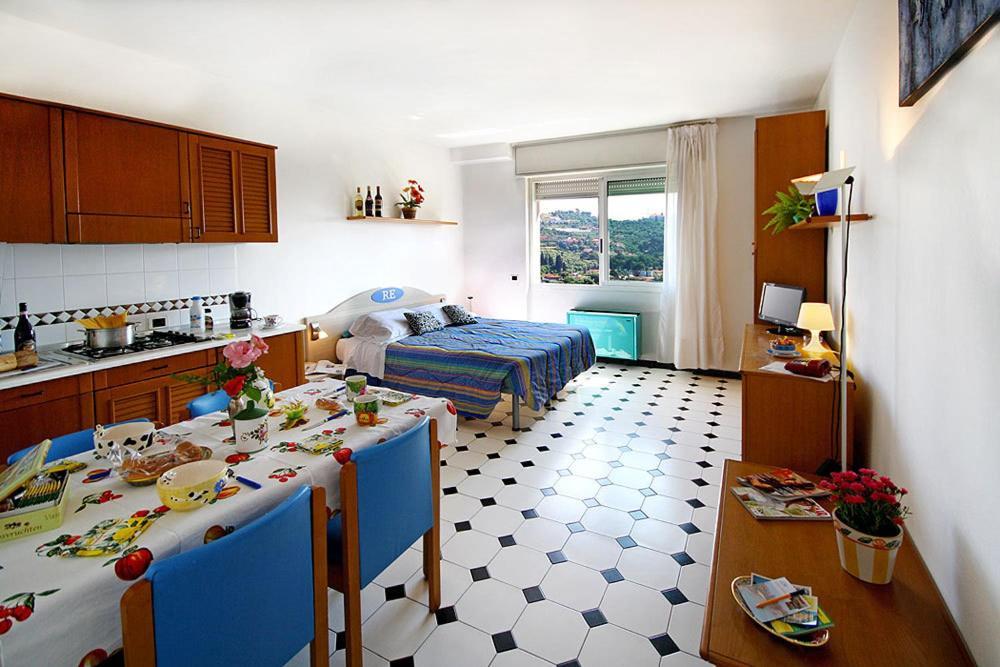 Residence Hotel Edy Imperia Exterior foto